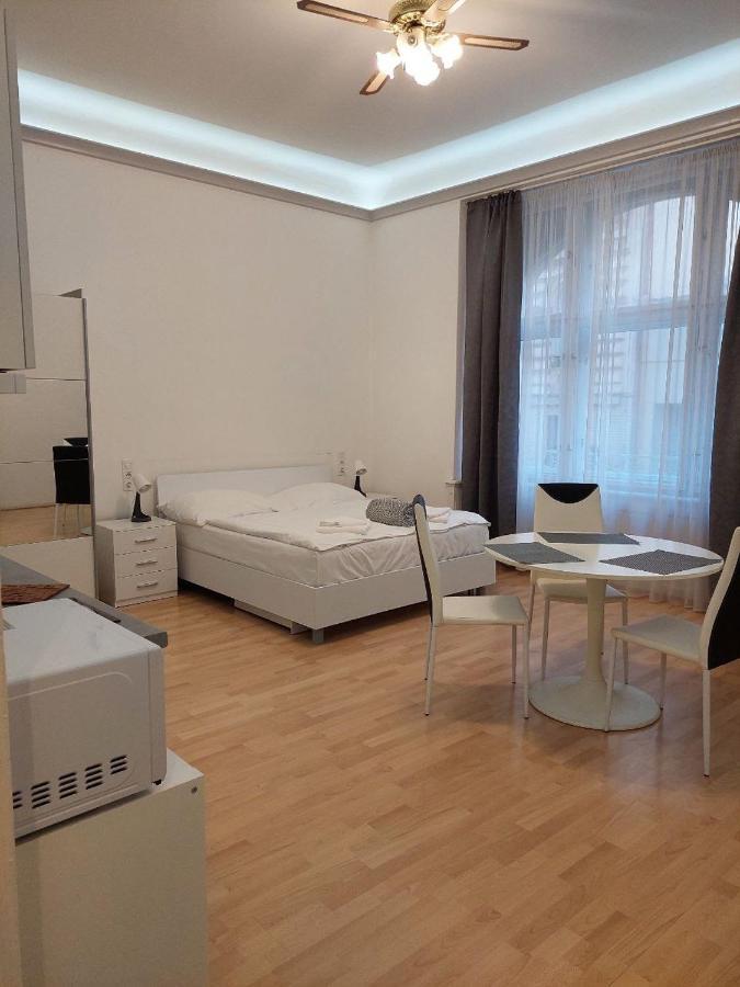 Ai Quattro Angeli Lejlighedshotel Prag Eksteriør billede